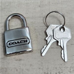 Coach Y2K Lock w Two Keys EUC